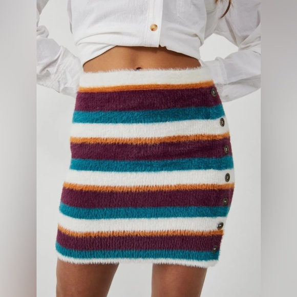 Free People Dresses & Skirts - Free People Ciara Fig Jam Sweater Mini Skirt
Size Small